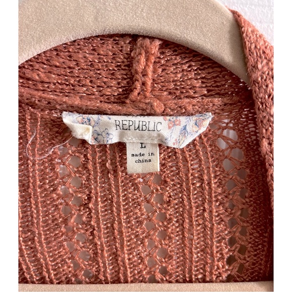 💫Republic brand Knit Crochet Long Sleeve Coral Color Cardigan Sweater (L)💫 - Picture 6 of 6